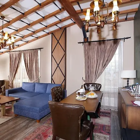 Raymar Hotel